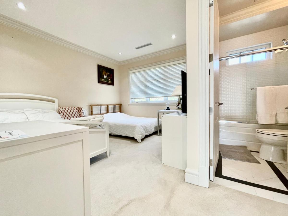 Vancouver Luxury Hotel Екстериор снимка